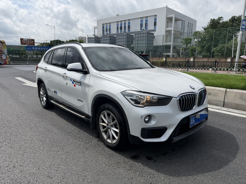 BMW X1 2018 #3 BMW X1 2018 car image #3