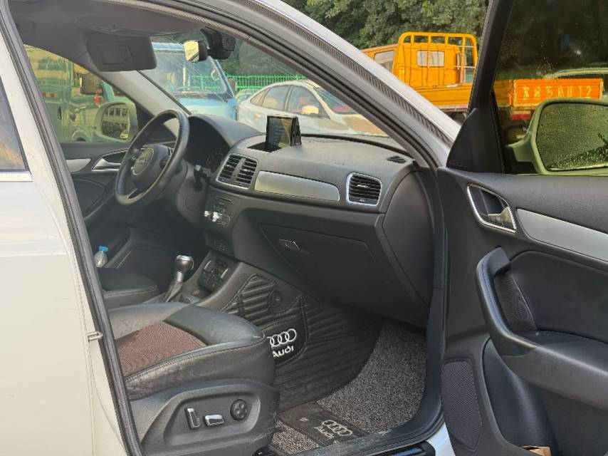 Audi Q3 2019 #6 Audi Q3 2019 car image #6