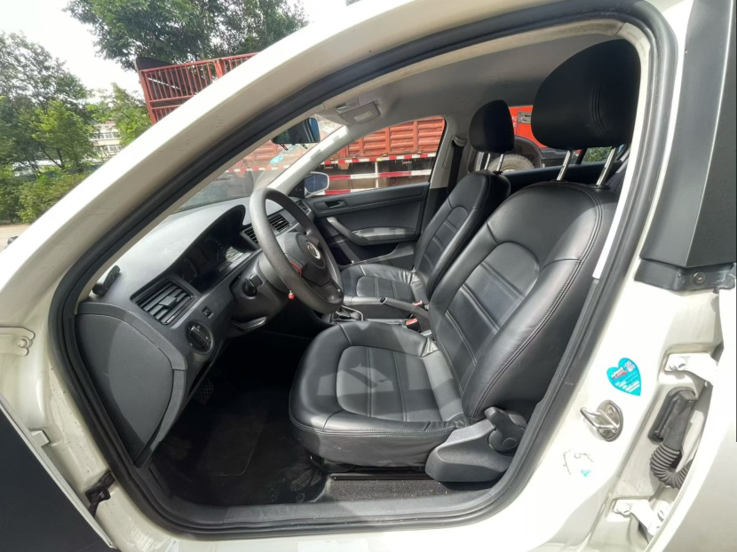 Volkswagen Santana 2015 car image #5