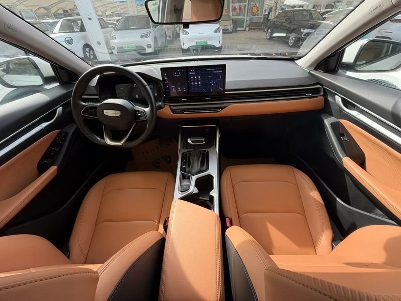 GEELY Coolray 2026 #5 GEELY Coolray 2026 car image #5