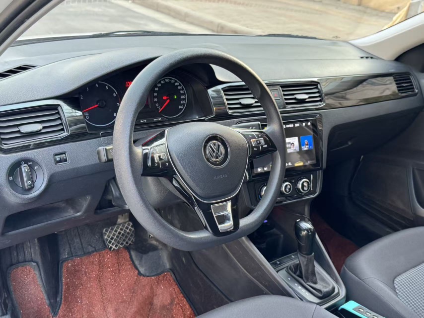 Volkswagen Santana 2023 car image #3
