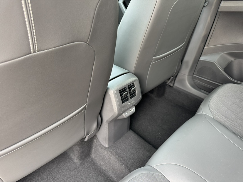 Volkswagen T-Cross 2023 #11 Volkswagen T-Cross 2023 car image #11