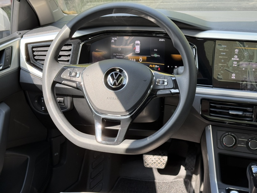 Volkswagen Polo 2023 car image #5