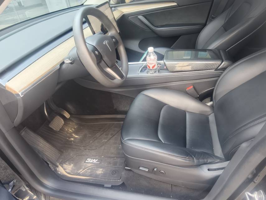 Tesla Model Y 2022 #4 Tesla Model Y 2022 car image #4