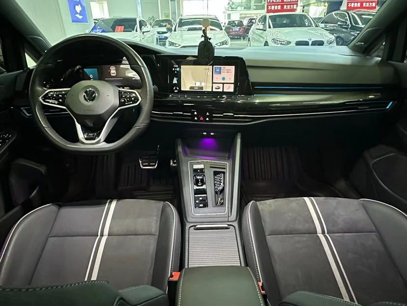Volkswagen Golf 2024 car image #6