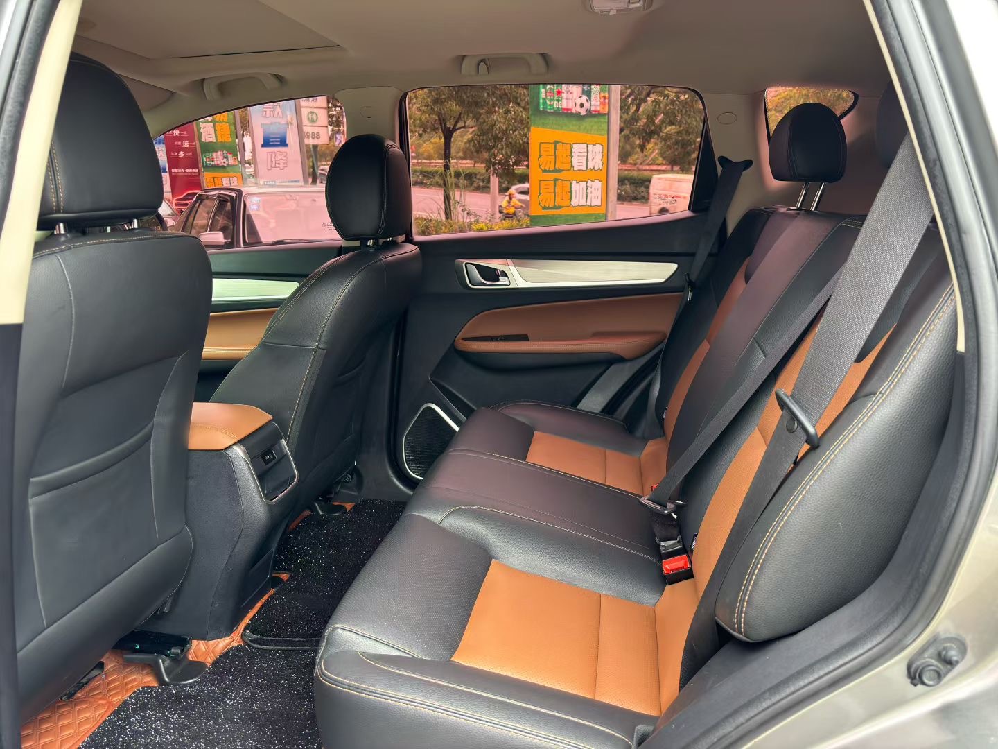 GEELY Vision X6 2018 immagine di auto #9