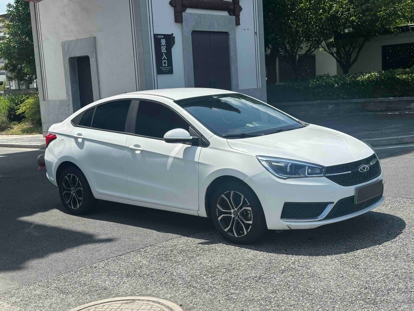 2019 car image #3