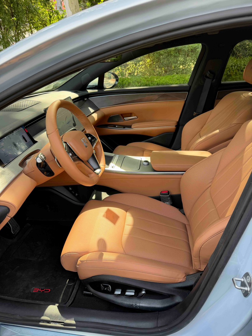 BYD HanL 2025 صورة سيارة #3