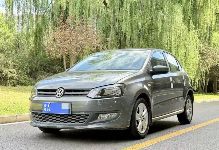 Volkswagen Polo 2011 Volkswagen Polo 2011 car image