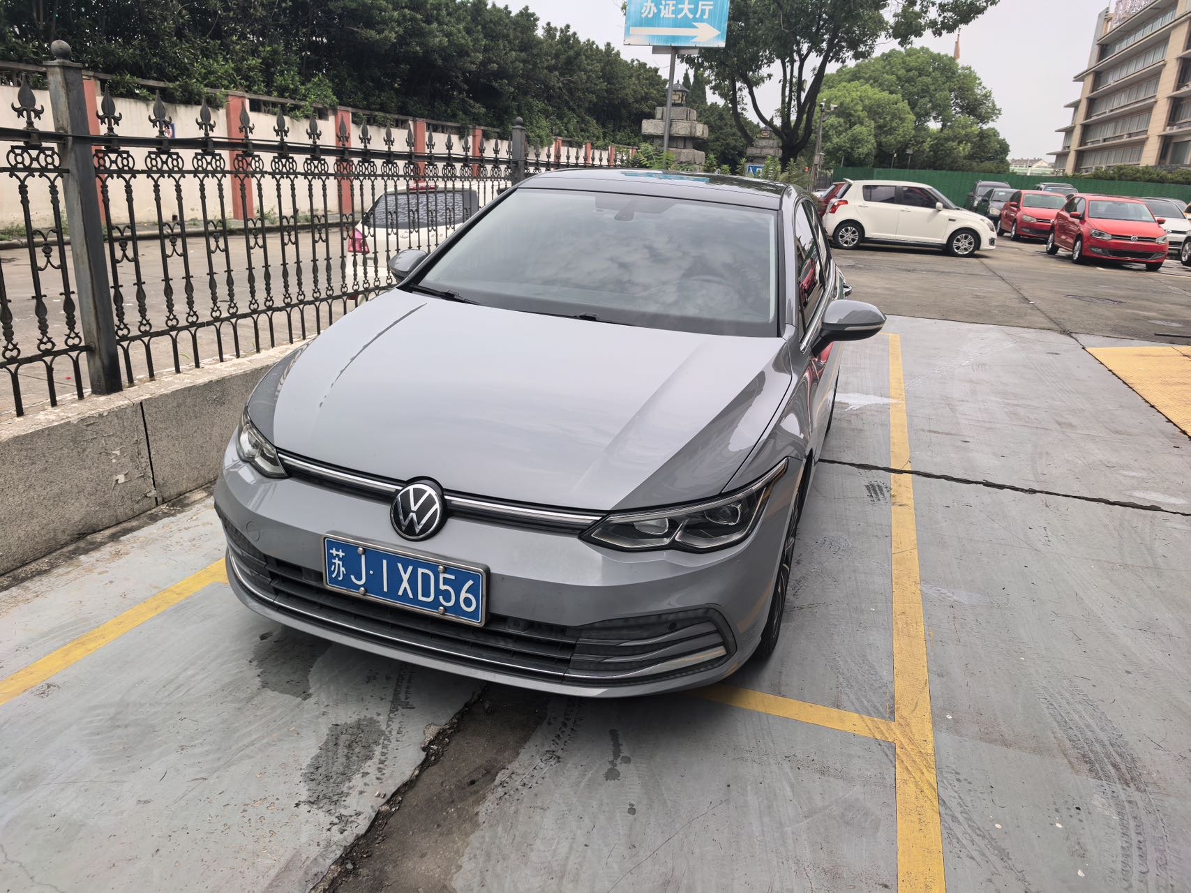 Volkswagen Golf 2021 car image 