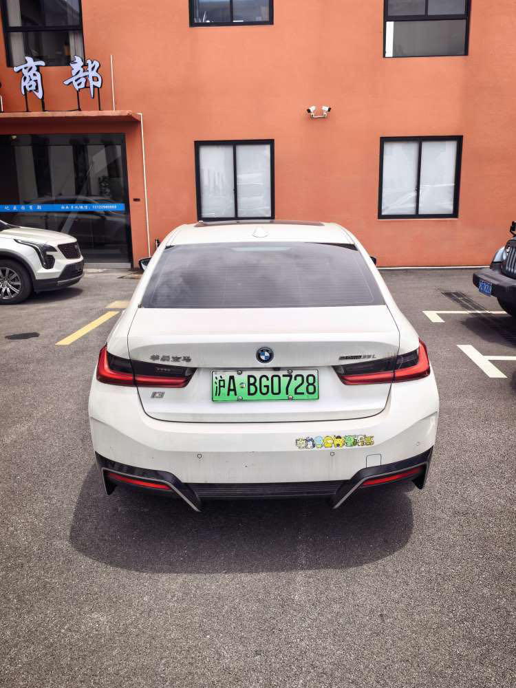 BMW i3 2023 car image #7
