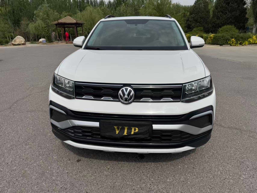 Volkswagen T-Cross 2020 car image #2