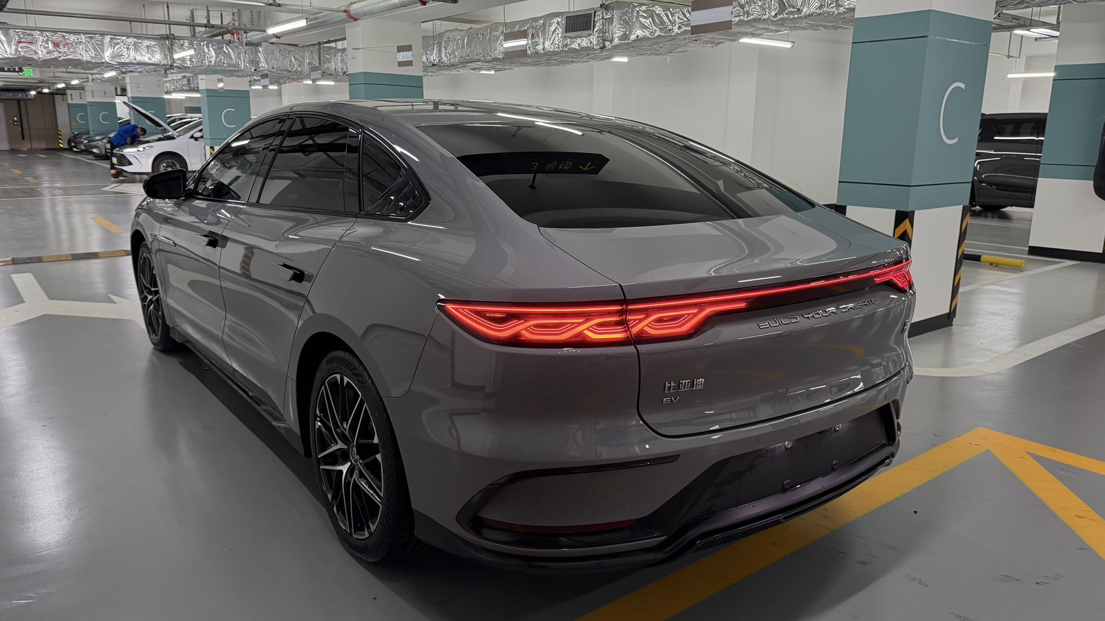 BYD Han 2024 car image #8