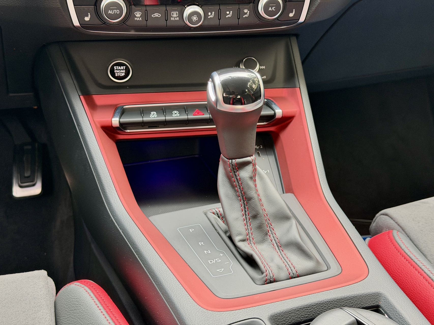 Audi Q3 2023 car image #10