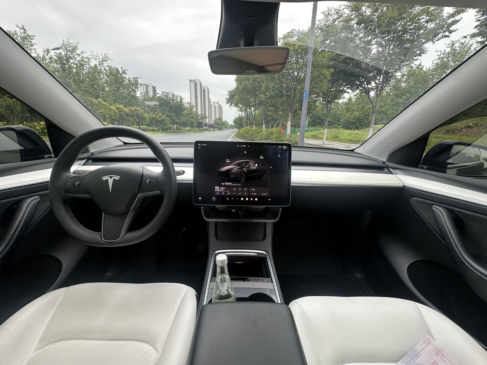 Tesla Model Y 2023 #8 Tesla Model Y 2023 car image #8