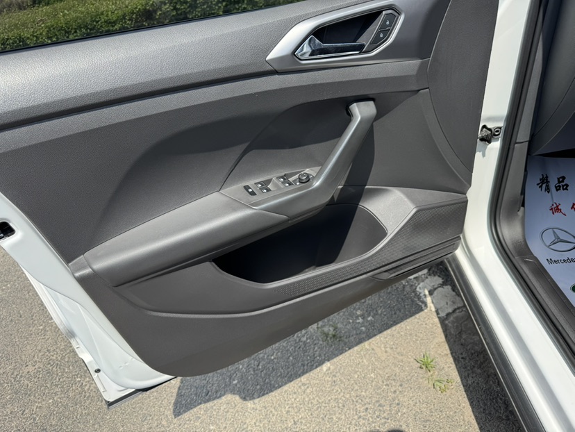 Volkswagen T-Cross 2022 #14 Volkswagen T-Cross 2022 car image #14