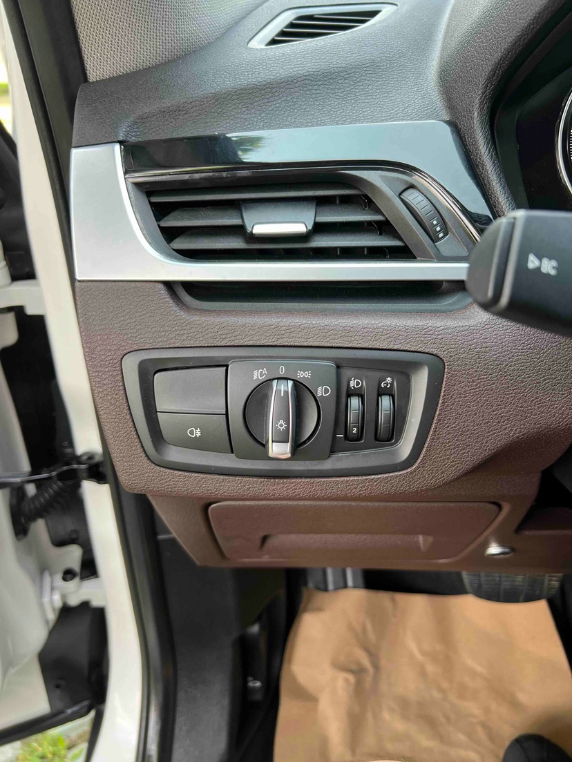 BMW X1 2023 car image #16