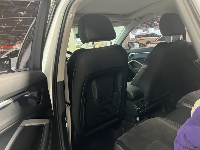 Audi Q3 2020 car image #5