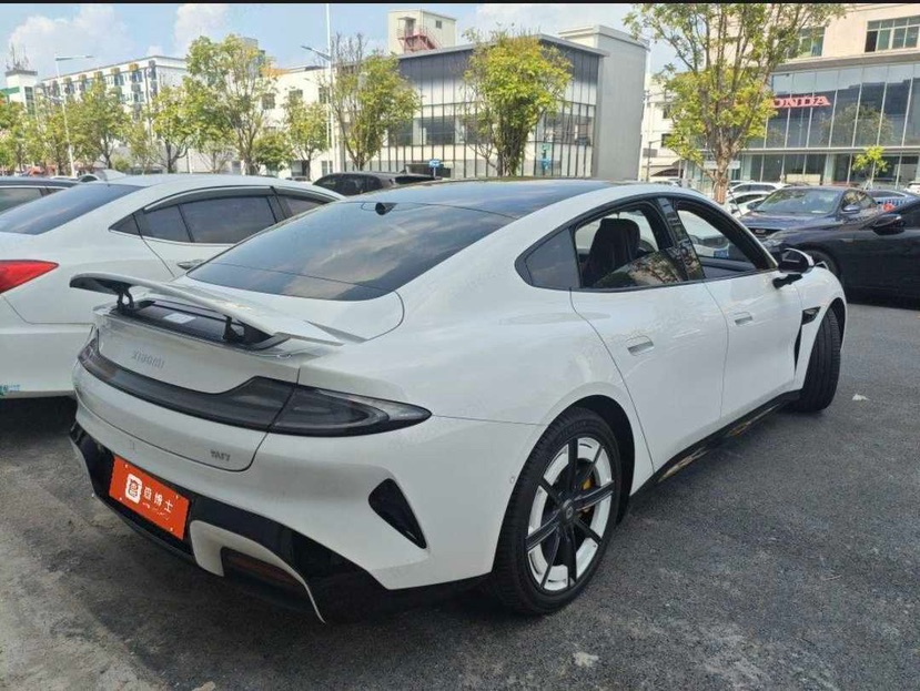 MI SU7 2025 car image #5