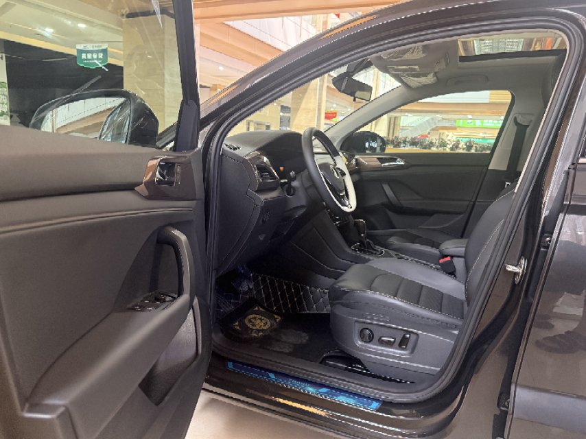Volkswagen Tharu 2023 car image #8