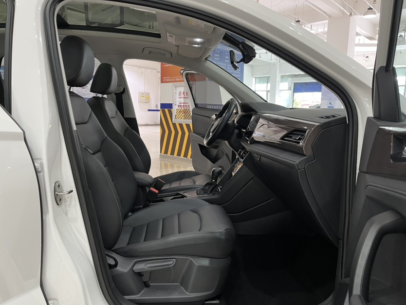 Volkswagen Tharu 2022 car image #8