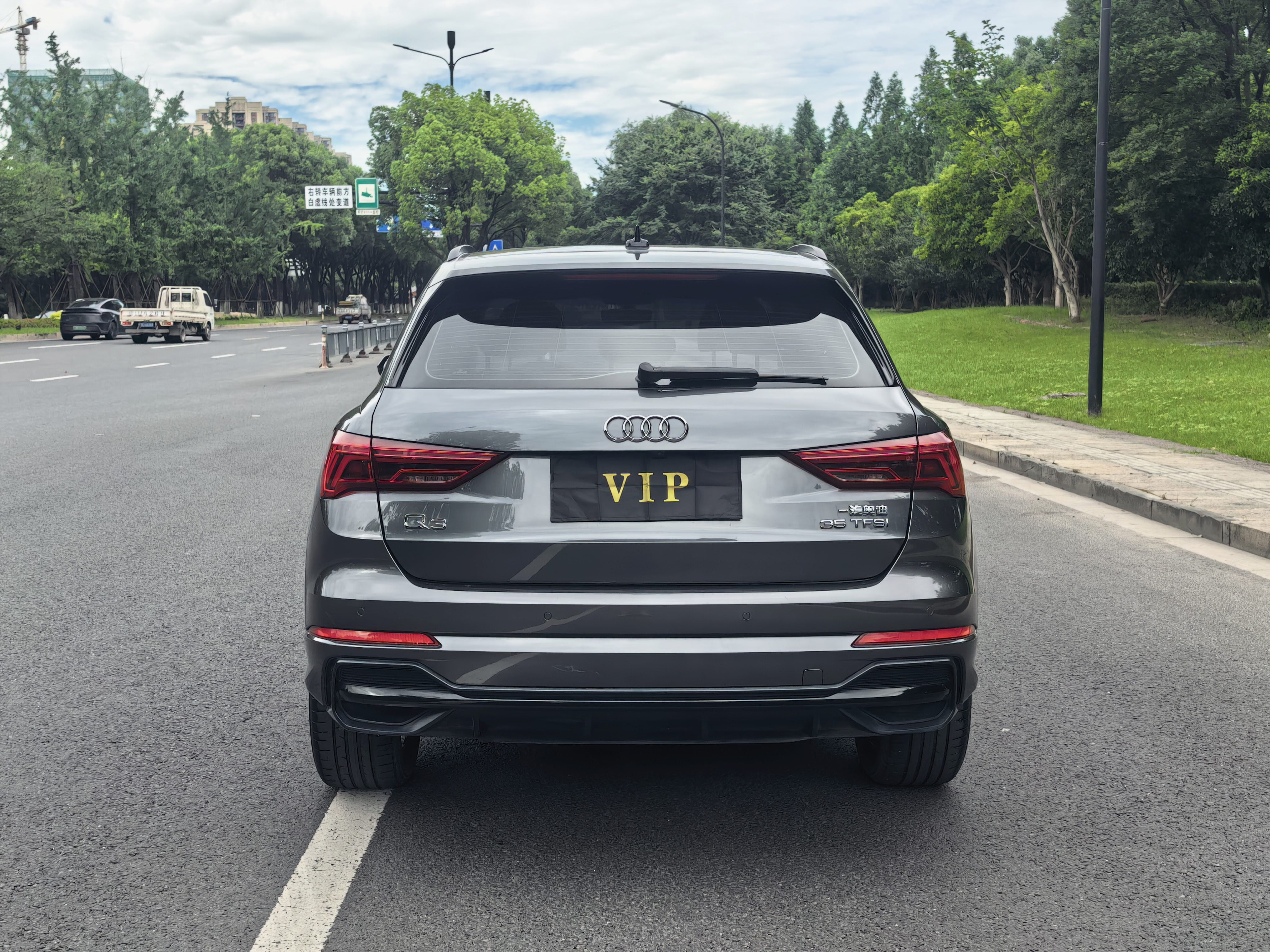 Audi Q3 2022 car image #8