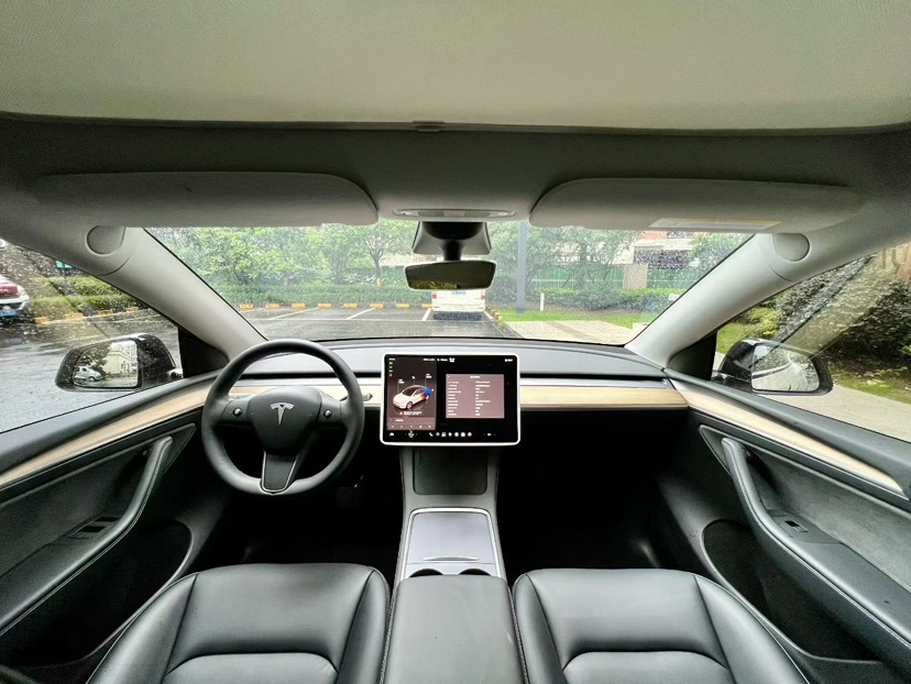 Tesla Model Y 2023 #5 Tesla Model Y 2023 car image #5