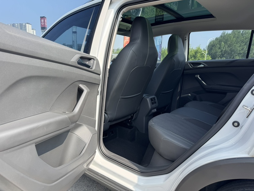 Volkswagen T-Cross 2022 #8 Volkswagen T-Cross 2022 car image #8