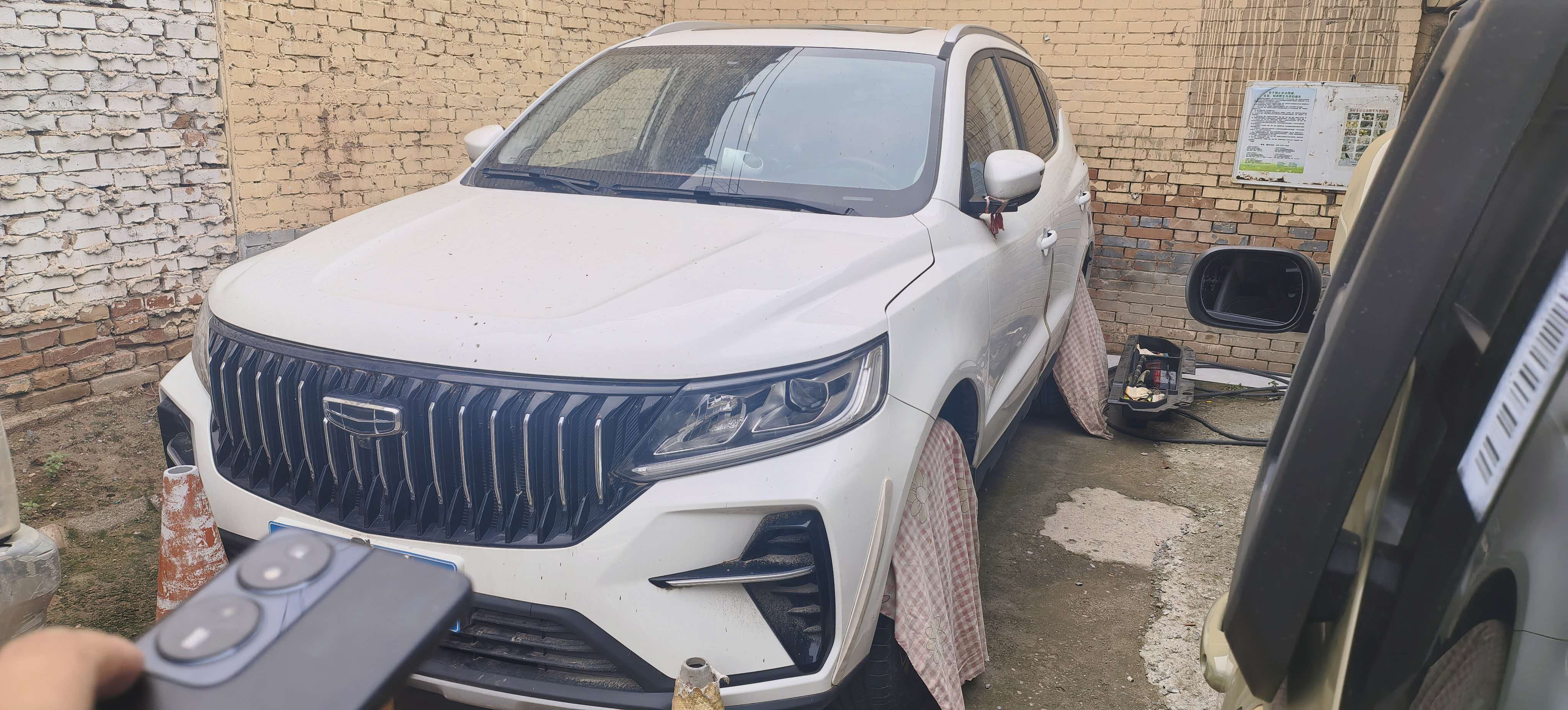 GEELY Vision X6 2023 car image 