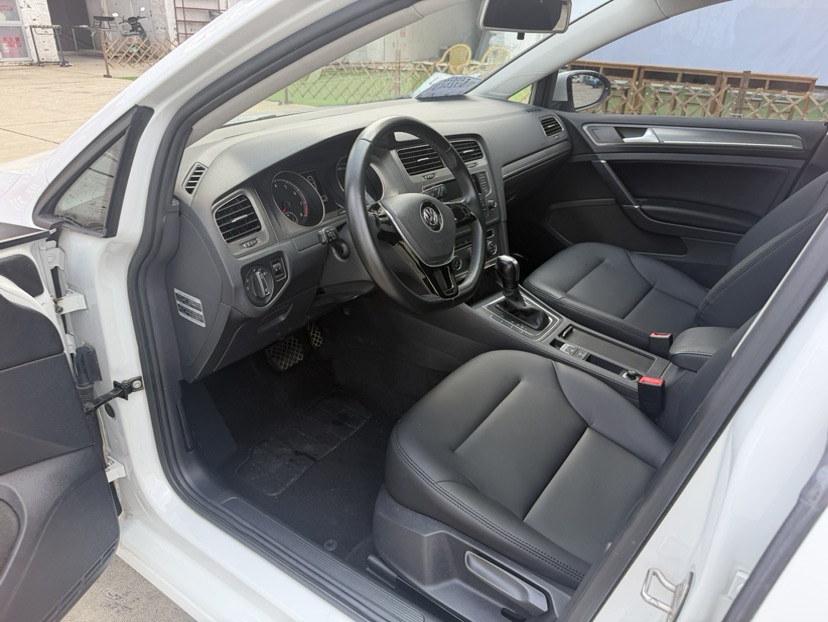 Volkswagen Golf 2015 car image #3
