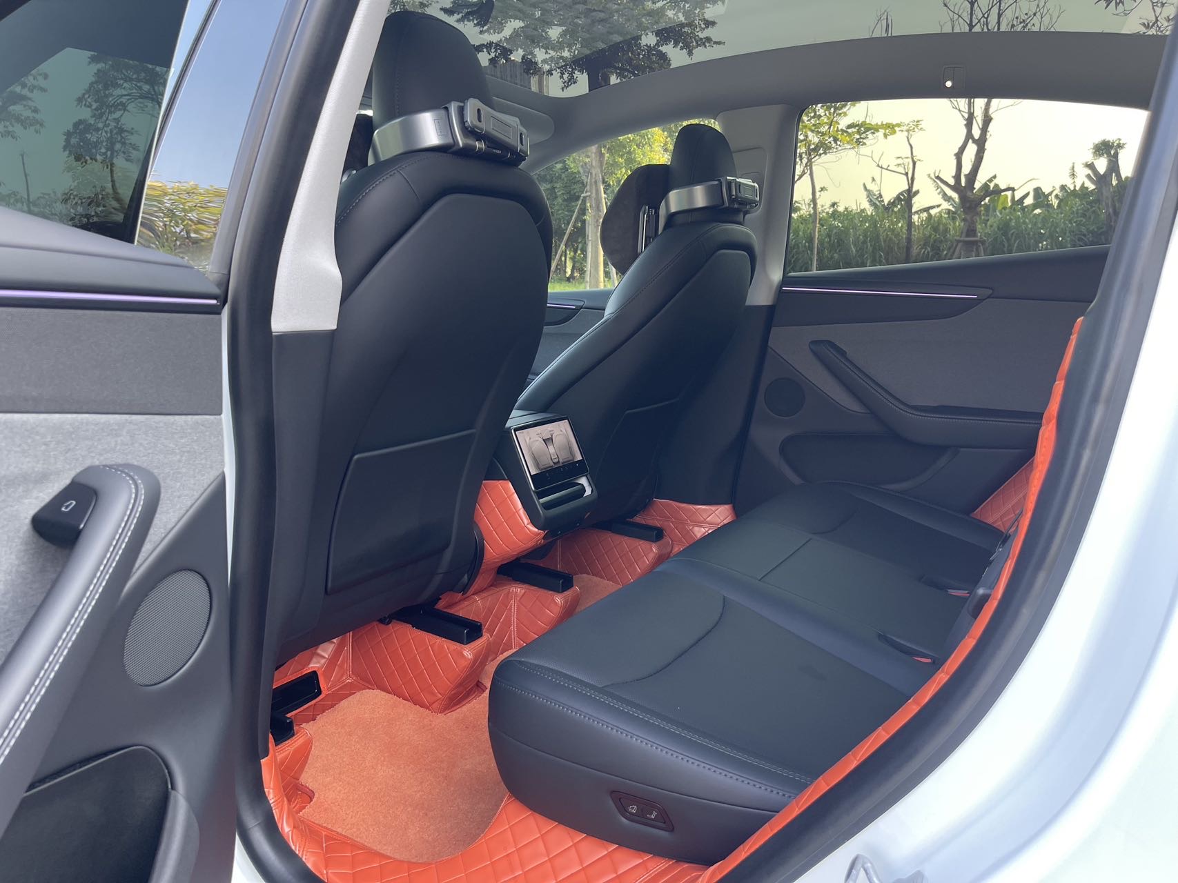 Tesla Model Y 2025 car image #7