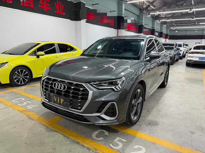 Audi Q3 2022 car image 