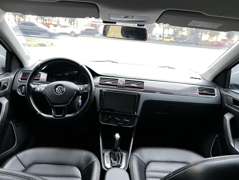 Volkswagen Santana 2017 car image #9