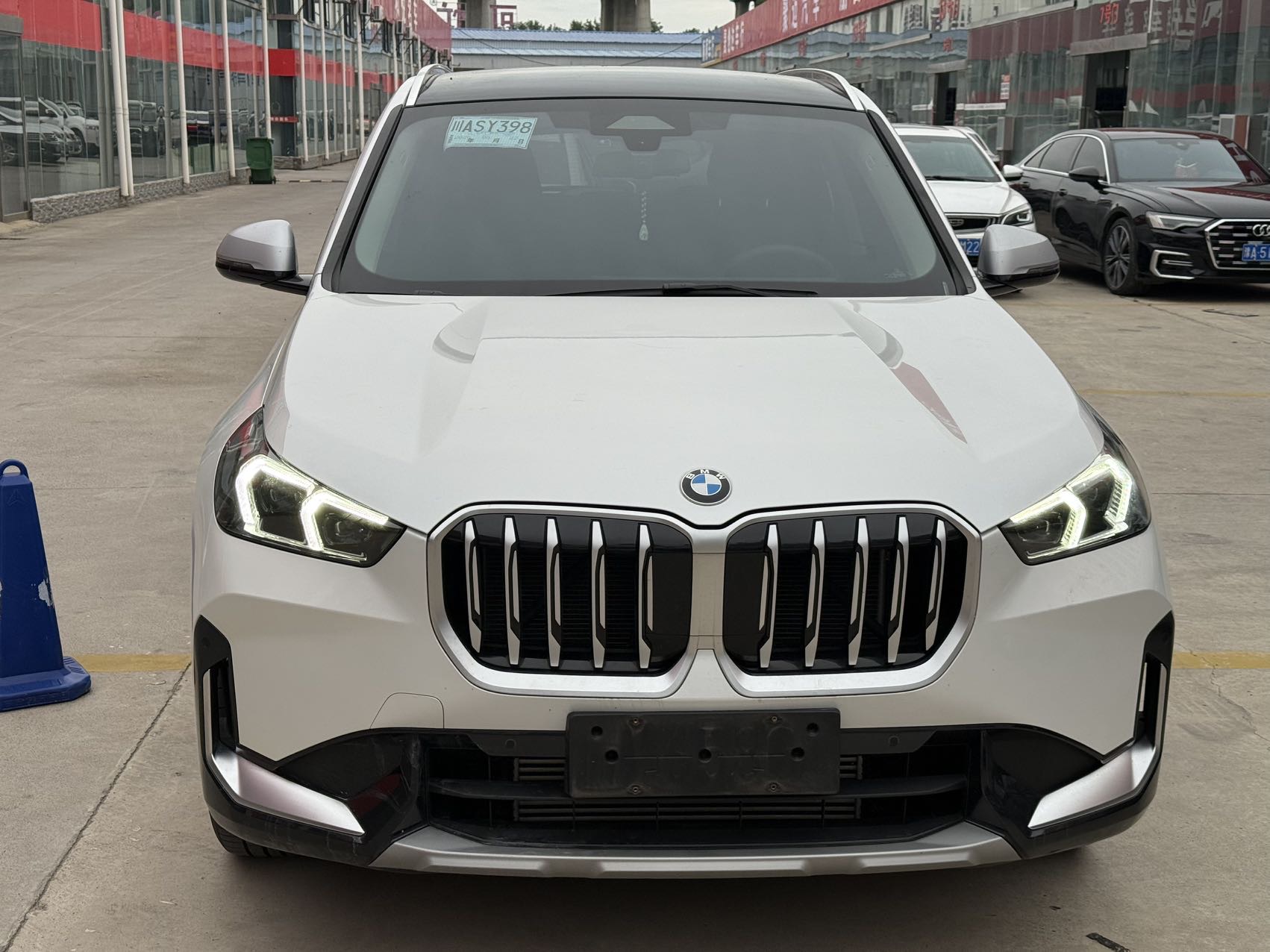 BMW X1 2023 car image #2