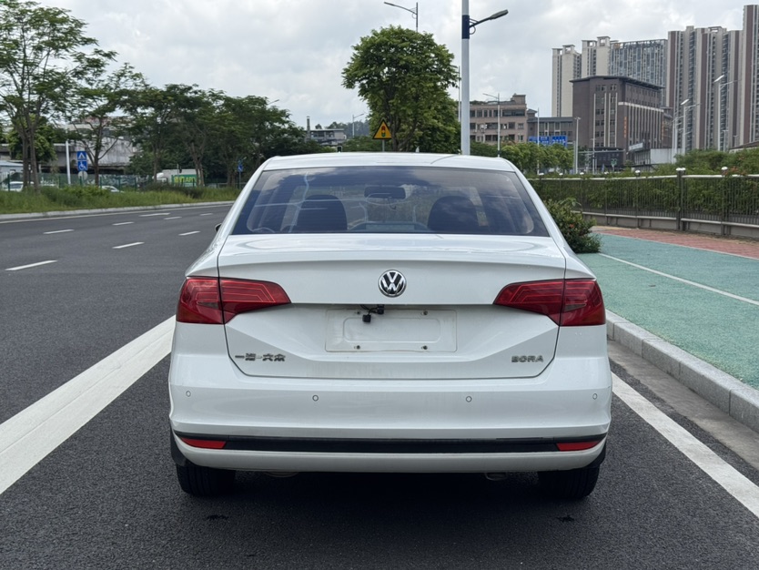 Volkswagen Bora 2017 car image #8
