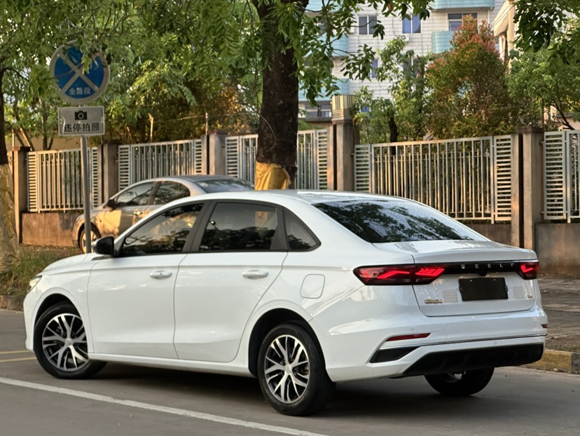 GEELY Emgrand 2023 car image #7