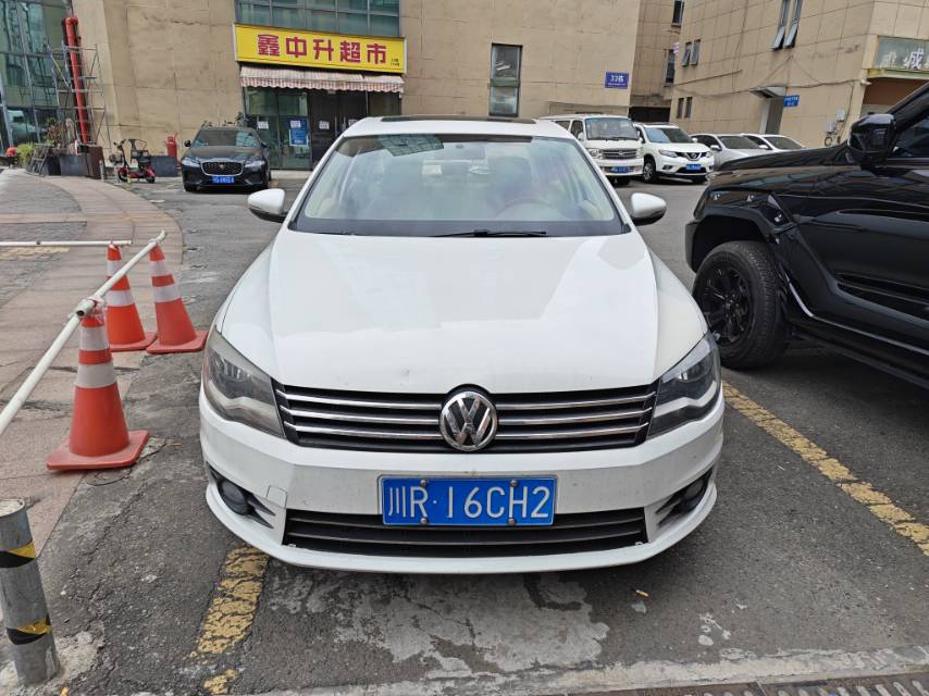 Volkswagen Bora 2014 car image #2