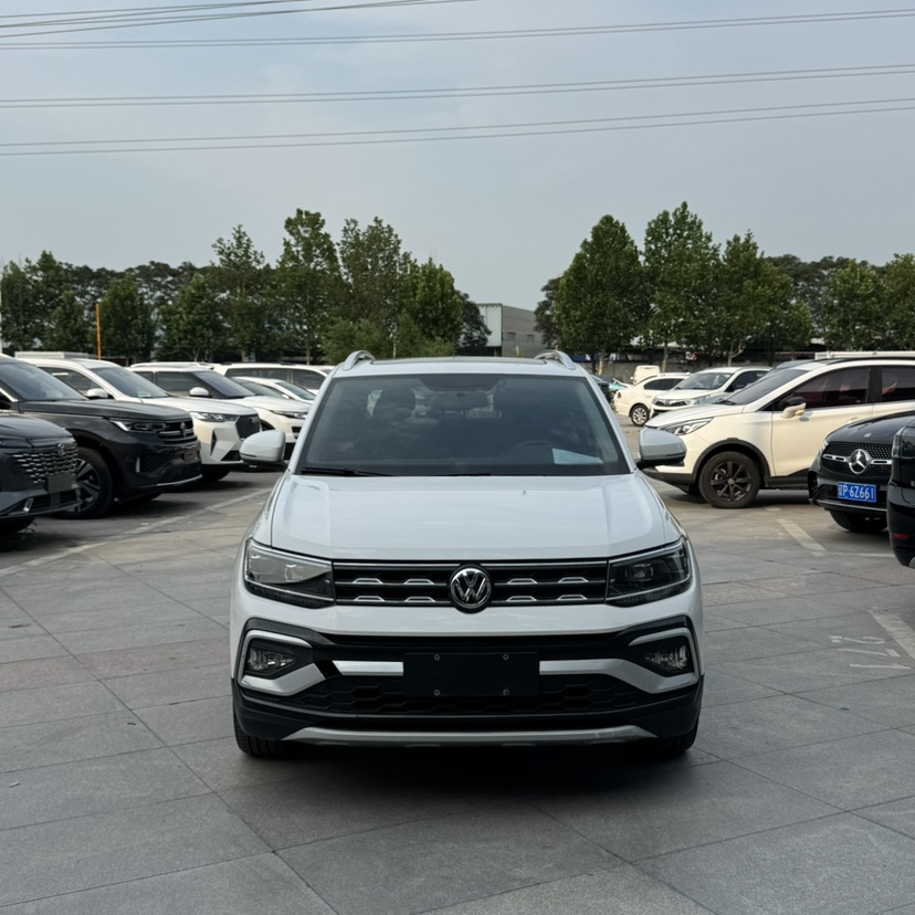 Volkswagen T-Cross 2021 car image #2