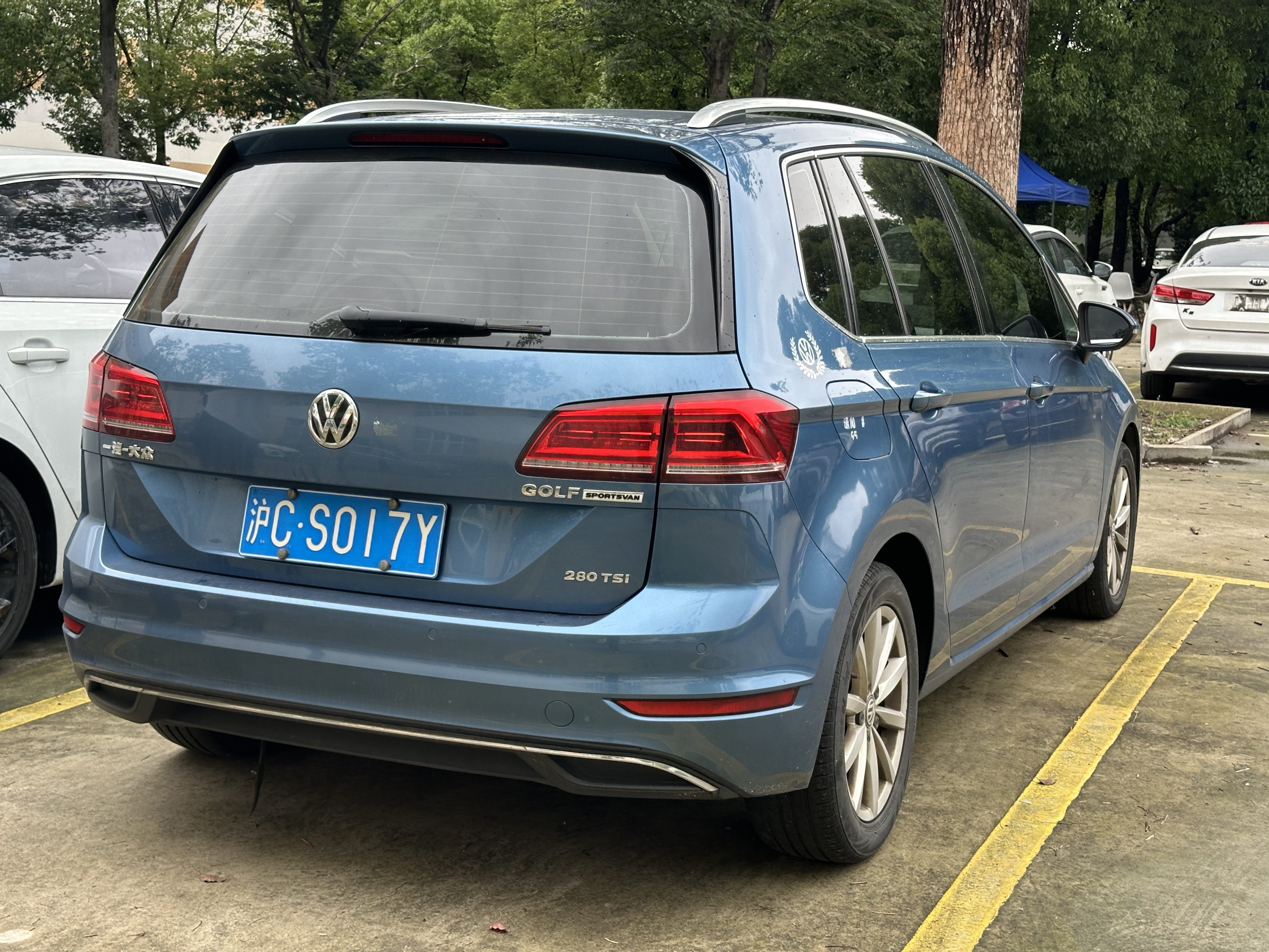 Volkswagen Golf Sportsvan 2020 car image #6