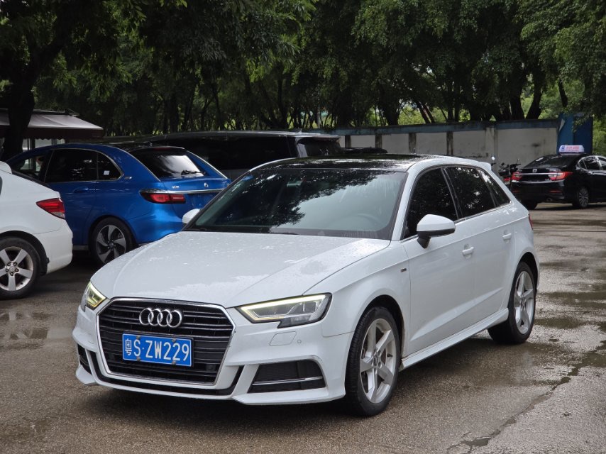 Audi A3 2019 car image #2