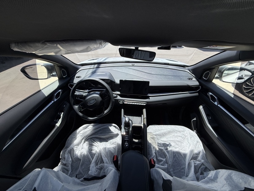GEELY Coolray 2025 #8 GEELY Coolray 2025 car image #8