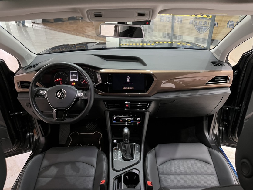Volkswagen Tharu 2022 car image #9