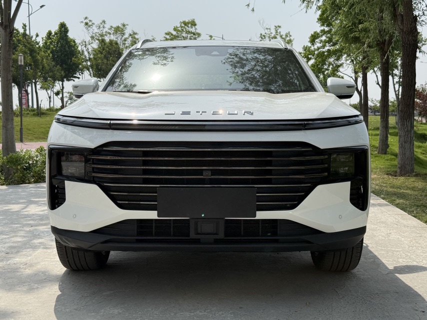 Jetour X70 PLUS 2024 car image #2