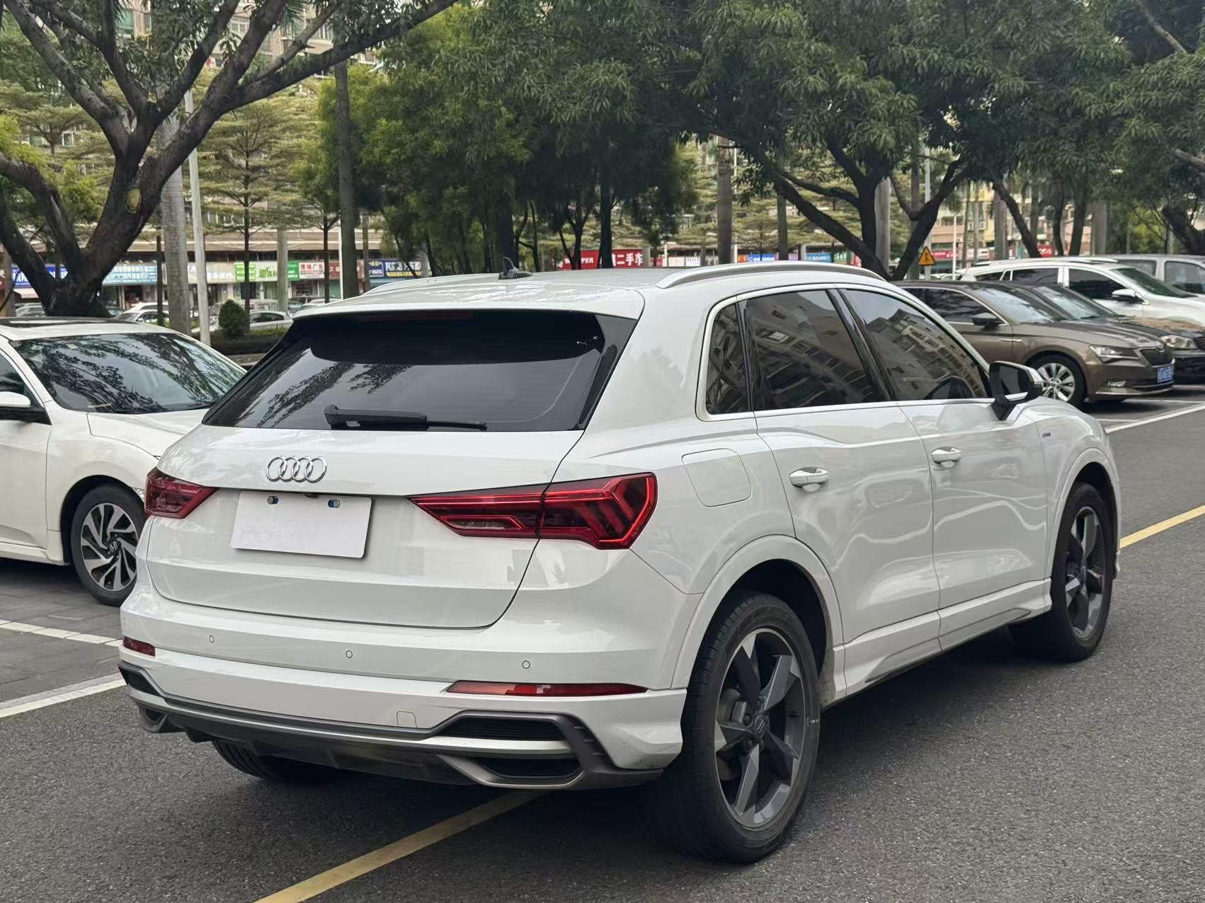 Audi Q3 2020 car image #6