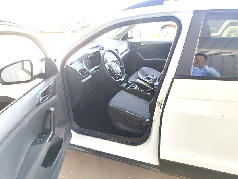 Volkswagen T-Cross 2023 car image #3