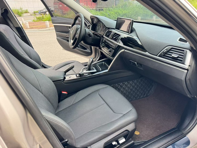 BMW 3 Series 2017 car image #6