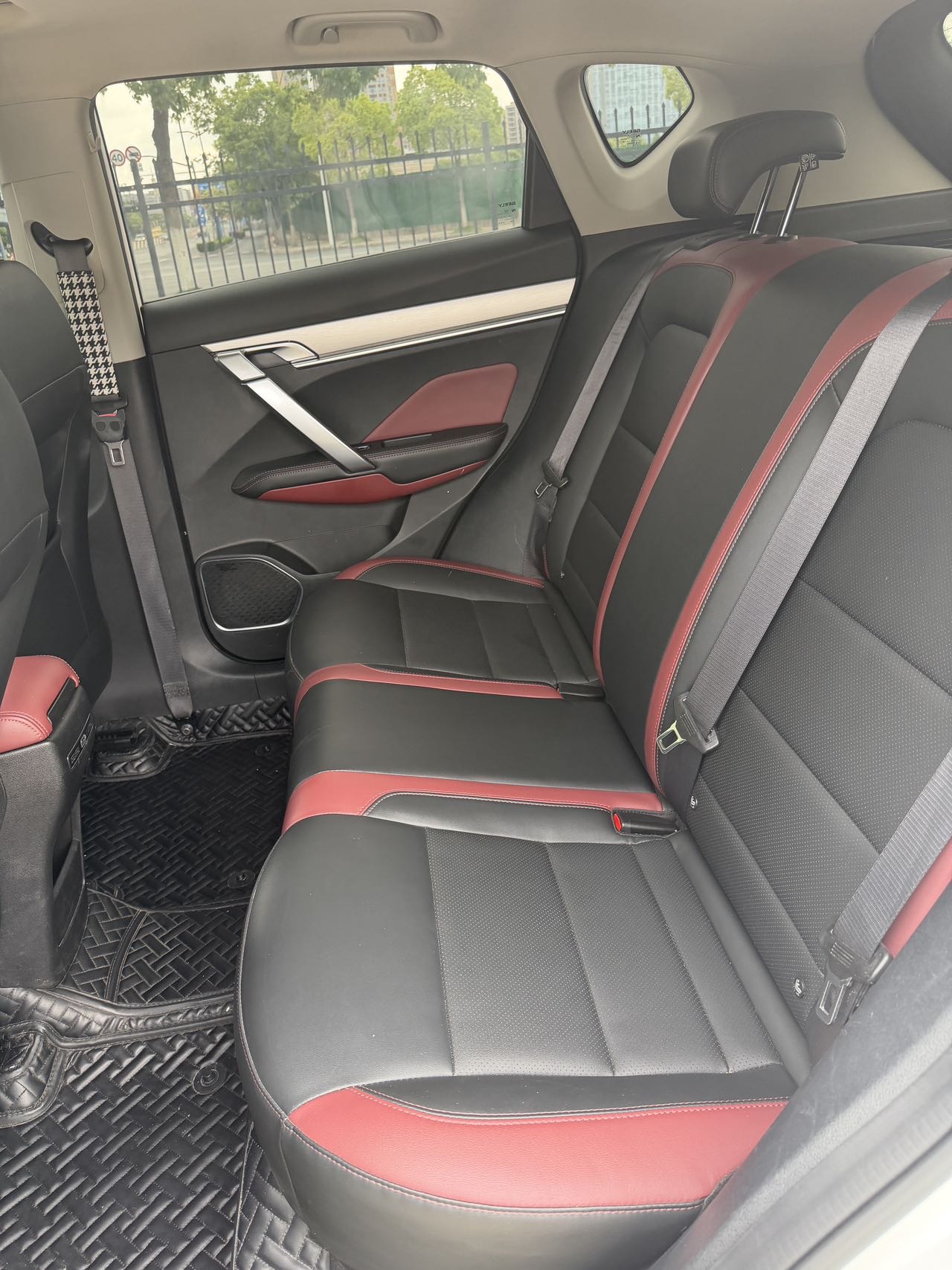 GEELY Coolray 2022 #6 GEELY Coolray 2022 car image #6