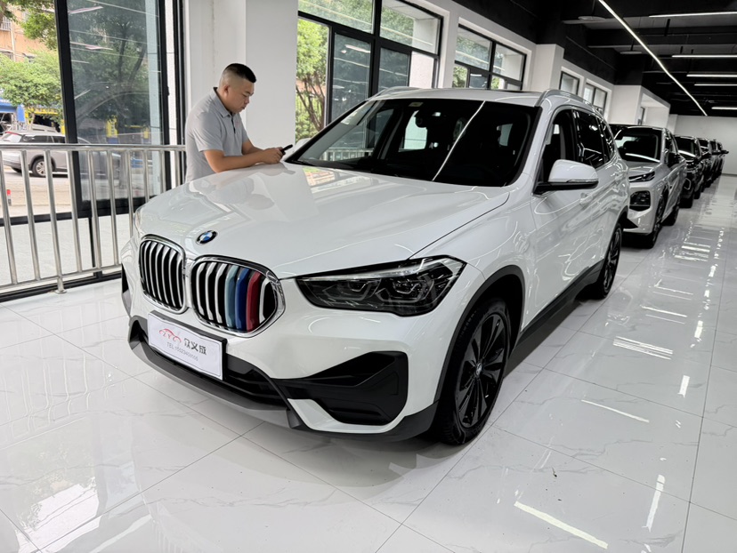 BMW X1 2021 صورة سيارة 