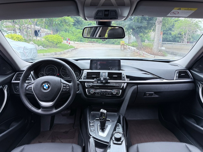 BMW 3 Series 2017 #12 BMW 3 Series 2017 car image #12