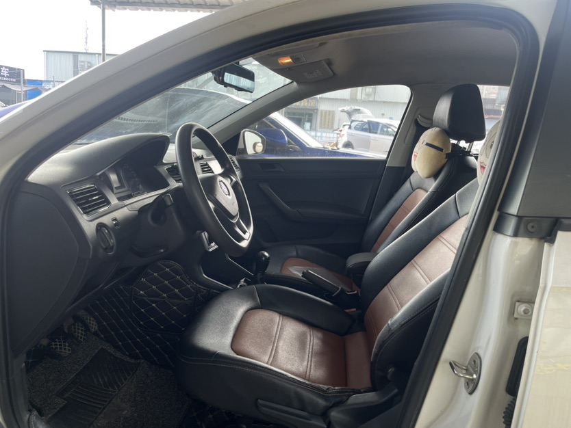 Volkswagen Santana 2017 car image #4